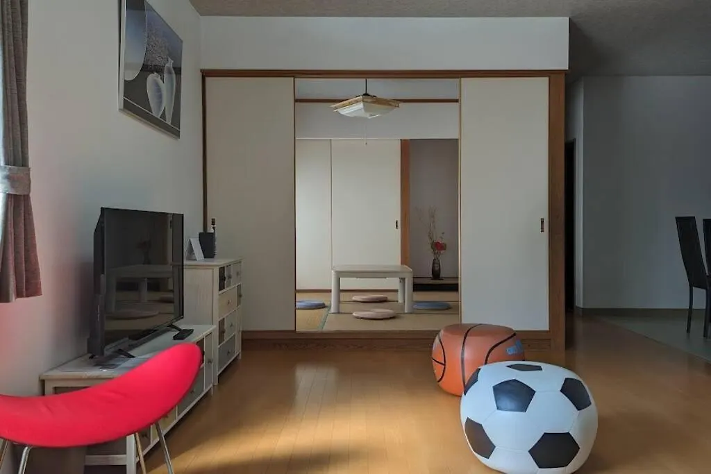 Roomy 4Br Home Sleeps 9／Shinosaka／Large Groups Holiday home Osaka