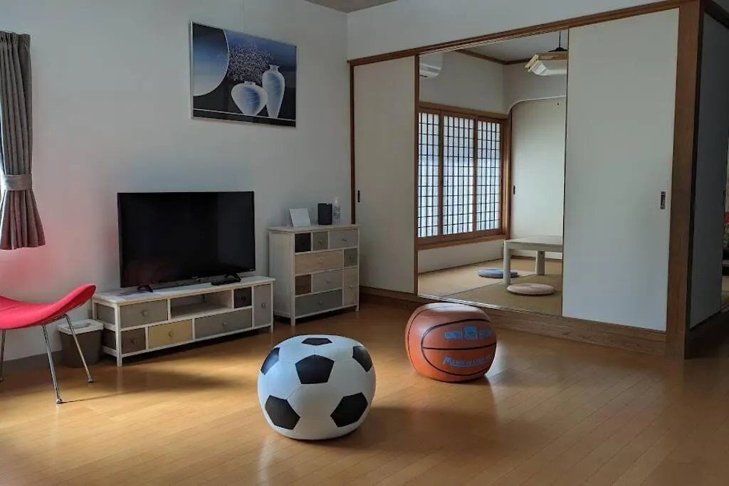 Roomy 4Br Home Sleeps 9／Shinosaka／Large Groups 0*, Osaka Japan