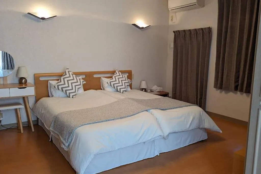 Roomy 4Br Home Sleeps 9／Shinosaka／Large Groups 0*, Osaka